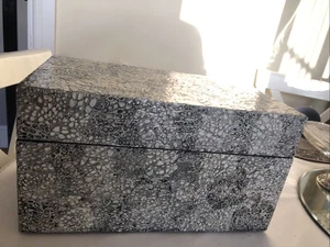 Handmade Inlaid Mother of Pearl Storage / Jewellery Box - Picture 1 of 6