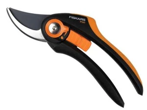 Fiskars Bypass-Hochentaster P541 SmartFit Griffe Schnittkapazität 24 mm FSK1057169 - Bild 1 von 1