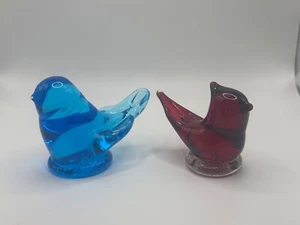 Lot of 2 Terro Studios Leo Ward Royal Cardinal Red & Blue Glass Birds Signed - Picture 1 of 5