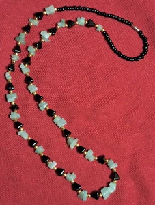 Beaded Green & Black Polished Stone (glass?) Bead Necklace Vintage 28" Lovely - Picture 1 of 12