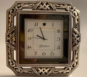Reloj BRIGHTON Tango Cuadrado Plateado - Batería incluida - 4" x 4" x 0.25" - Imagen 1 de 5
