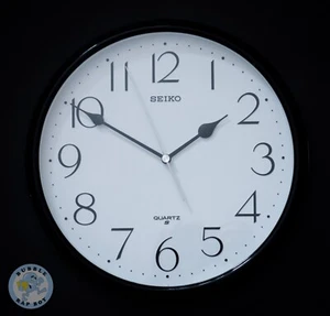 Vintage Seiko Quartz Wall Clock Modern Contemporary - Picture 1 of 9
