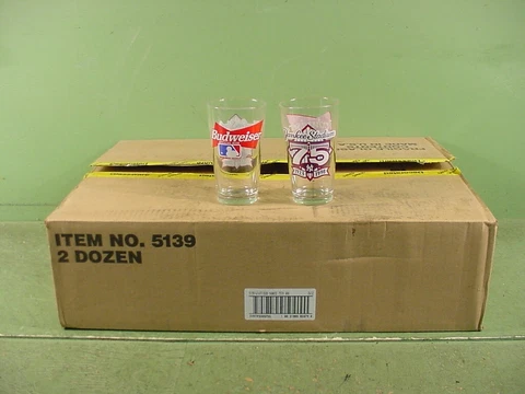 1998 Budweiser New York Yankees 75th Anniversary (1) 16oz Glass Pint Glasses US Cover