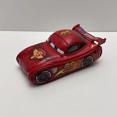 Disney Pixar Cars 2 Lightning McQueen Nintendo DS Estuche de Transporte Peluche Suave Foto 1 de 4