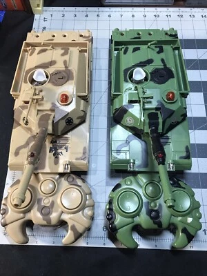 2-2001;1/18 Scale R C Army Men Tanks, Both Still Run, Excellent Condition Vint. - Изображение 1 из 4