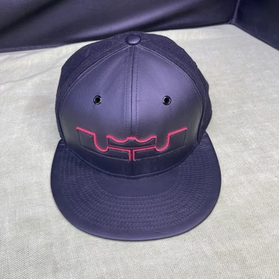 NIKE LeBRON KING JAMES TRUE CROWN GORRA/GORRA NEGRA AJUSTABLE Baloncesto Deportes Foto 1 de 4