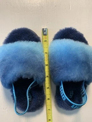 Zapatillas UGG para niños pequeños 9 cómodas talla azul cordero informales relajadas hogar esponjosas Foto 1 de 4