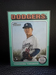 2024 Topps Heritage High Number - Yoshinobu Yamamoto #553 Aqua Border (RC) SP - Bild 1 von 2