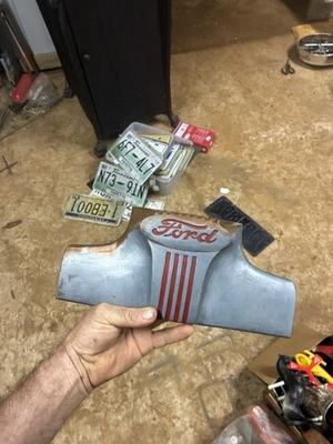 Ford Super Deluxe 1947-48 1950 rejilla superior y capó emblema parrilla moldura OEM Foto 1 de 4