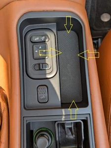 Einlage TPU Mittelkonsole für Maserati 4200 GT Ablage vor Aschenbecher Teppich - Picture 1 of 7