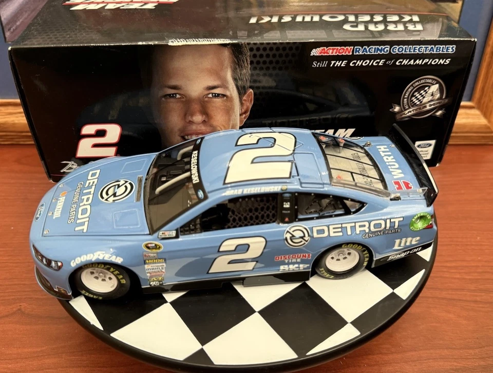 Brad Keselowski 2014 Detroit подлинные детали 1/24 NASCAR литой Lionel РЕДКИЙ - Изображение 1 из 1