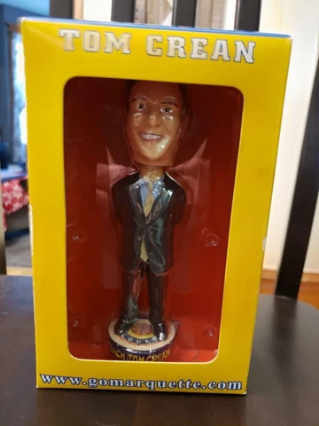 NCAA UNIVERSITY OF MARQUETTE BASKETBALL COACH TOM CREAN BOBBLEHEAD NIB Cover