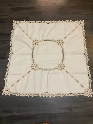 Mantel de encaje vintage Battenburg - 43 x 42 pulgadas - algodón - beige/crudo Foto 1 de 4