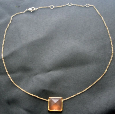 Colgante pirámide ámbar lucita tallado ALEXIS BITTAR Foto 1 de 4