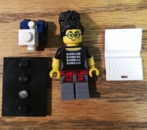 Lego Minifigure Series 19 Computer Programmer Coder girl  - Picture 1 of 1