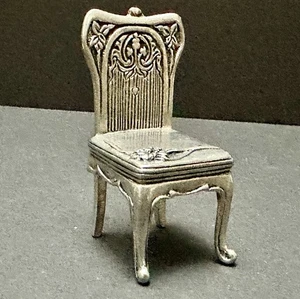 Vintage versilberter Miniatur Stuhl Puppenhaus - gepunzt: neue Ansicht Verhältnis 1:12 - Bild 1 von 10