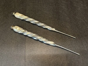 2 Vintage mundgeblasene gedrehte Quecksilber Glas Eiszapfen Silber Weihnachtsschmuck EUC - Bild 1 von 6