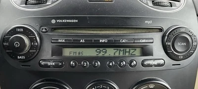 Radio reproductor de CD MP3 1998-2010 Volkswagen Beetle 1C0035196CS con código de seguridad Foto 1 de 4