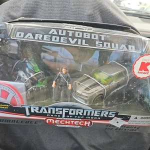 Transformers Movie 3 DOTM Autobot Daredevil Squad Kmart Bumblebee Shia LaBeouf - Picture 1 of 12