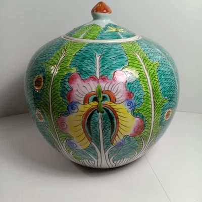 Vintage Chinese Porcelain Tongzhi Melon Jar Butterfly Cabbage Leaf Famille Verte - Image 1 of 4