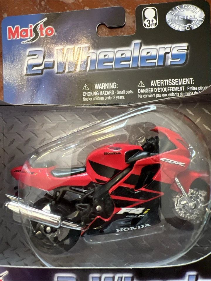 Maisto Honda CBR 600 F4 Motorcycle 1/18 Scale Die Cast Model