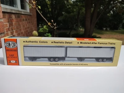 Con-Cor  HO Scale 1/87 45 Ft Rivet Side Sea Container 0004-008350 - Image 1 of 4