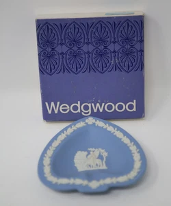 Vintage Wedgwood Jasper Blue Heart Decorative Plate England New - Picture 1 of 8