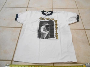RARE 90'S SIZE LARGE VINTAGE CAROLYN WONDERLAND ROCK BAND SHIRT MENS 100% COTTON - Picture 1 of 6