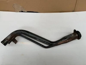 TUBO DE CUELLO DE RELLENO DE COMBUSTIBLE DE GASOLINA MITSUBISHI FTO 1.8 Y 2.0 V6. - Imagen 1 de 5