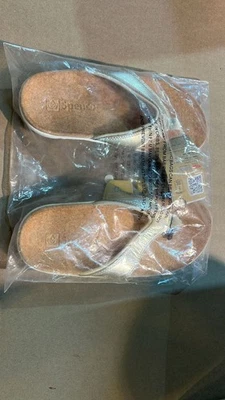 Spenco 512-1424 Women's Yumi Flip Flops Metallic Gold Size 5 - Image 1 of 3