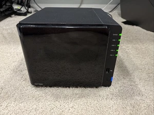 Synology DS415play 4-Bay NAS System No Hard Drives - Picture 1 of 6