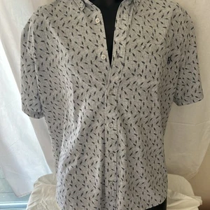 Huk Short Sleeve Fishing Shirt Button Men’s Size L Light Gray Fishing Lure - Picture 1 of 6
