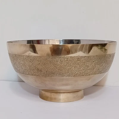 Cuenco grande de latón grabado indio 12,5 x 6,5 pulgadas plateado en el interior Foto 1 de 4