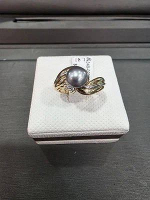 Anillo de diamantes y perlas negras teñidas de oro amarillo y blanco de dos tonos de 14k Foto 1 de 4