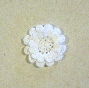 Crochet Iridescent White 2-Layered Mum Flower Applique X-Small Quilt Sewing - Picture 1 of 2