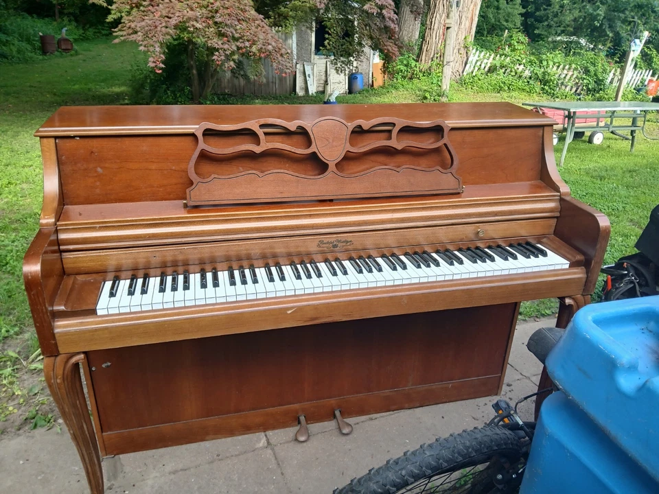 Beautiful Rudolph Wurlitzer Piano Model P242S. Perfect condition!  - Image 1 of 4