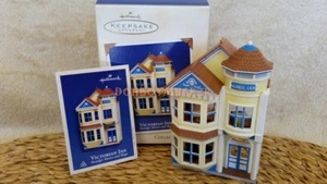 Hallmark 2002 Victorian Inn Nostalgic Houses Serie Weihnachtsschmuck - Bild 1 von 3