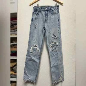 Jeans blu Pilcro effetto invecchiato cropped taglia 26 - Foto 1 di 7