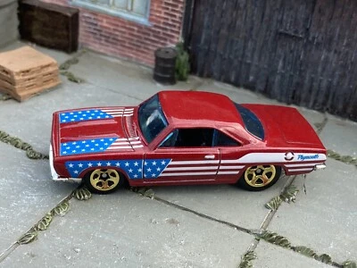 Hot Wheels 1:64 Stars & Stripes Series '68 Plymouth Barracuda Super Stock Hemi - Image 1 of 4
