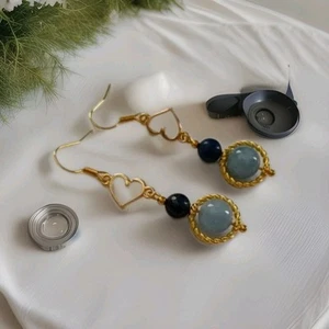 Vintage Style AQUAMARINE and LAPIS LAZULI Gemstone Heart earrings In Gold Plate. - Picture 1 of 8