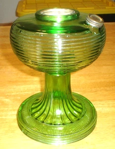 Antique Aladdin Beehive Green Oil Lamp Fount / Foot Only No Burner, Chimney Etc. - Picture 1 of 12
