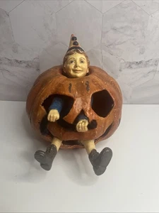 Vintage Volkskunst Skulptur Halloween Kürbis Kind sitzend drinnen - Bild 1 von 6