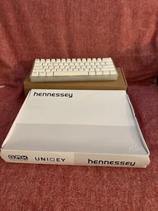 DROP CARINA MECHANICAL KEYBOARD - HENNESSEY KEYCAPS- HOLY PANDA SWITCHES - Picture 1 of 11