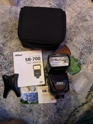 Nikon SB-700 Speedlight Flash Unit Flashgun **Not In Original Outer Packaging** - Image 1 of 4