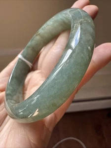 Grade A Untreated Myanmar Burma Jadeite Bangle 57 Mm 純天然翡翠A貨 冰油綠水頭足,实物绿油亮起光 - Picture 1 of 12