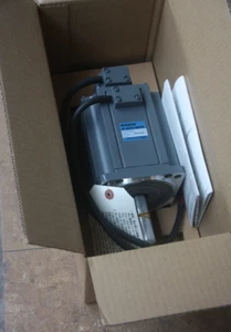 Mitsubishi Servomotor HA-FE63 HAFE63 NEU 2-5 Tage Lieferung - Bild 1 von 3