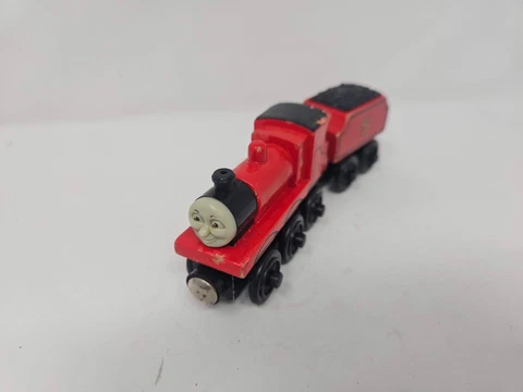 Thomas & Friends Wooden Railway James & Tender Train Tank Engine GUC Cover