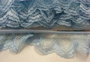 Gathered Lace Blue 8 metres (251/1) - Picture 1 of 2