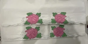 Paar Vintage Kissenbezüge mit Applikation Rosen Röhren 21” x 31” - Bild 1 von 2
