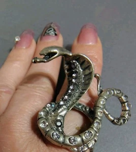 Vintage Ring Snake Sparkly Rhinestones Elastic Finger Strap - Picture 1 of 3